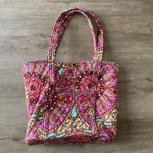 Brand New with Tags Beautiful Vera Bradley Tote